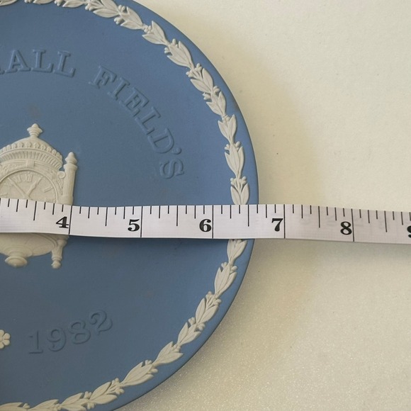 Marshall Fields 1852 - 1982 Commemorative Plate Blue Clock Design - Wedgwood - Picture 2 of 5